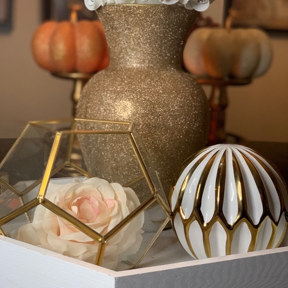 Golden Centerpiece Set - Picture 1 of 5